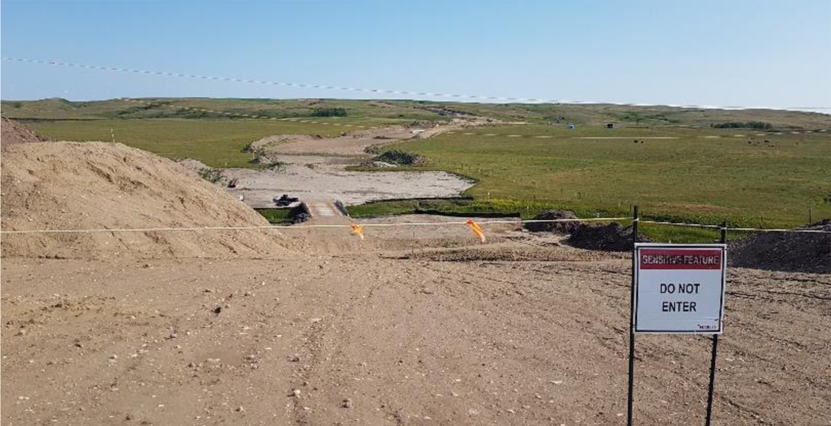 Figure 5 – Site d’excavation franchissant un cours d’eau dans la région d’Oyen, dans le sud-est de l’Alberta